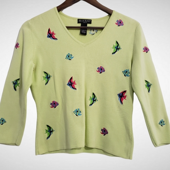 Alexander Bartlett Womens M Petite Pullover V Neck Shirt Yellow Embroidered Fish - Picture 1 of 6